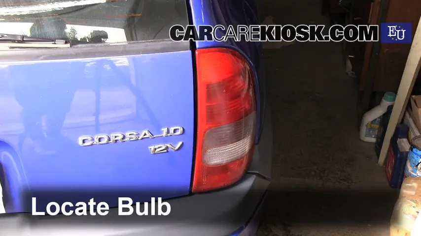 1998 Opel Corsa B II 1.0L 3 Cyl. Éclairage Feu clignotant arrière (remplacer l'ampoule)